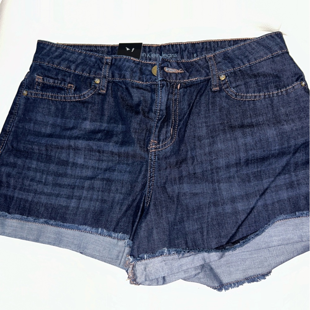 NWT CALVIN KLEIN JEANS Cut Off Jean Shorts Women's Size 6 Dark Wash Unhemmed